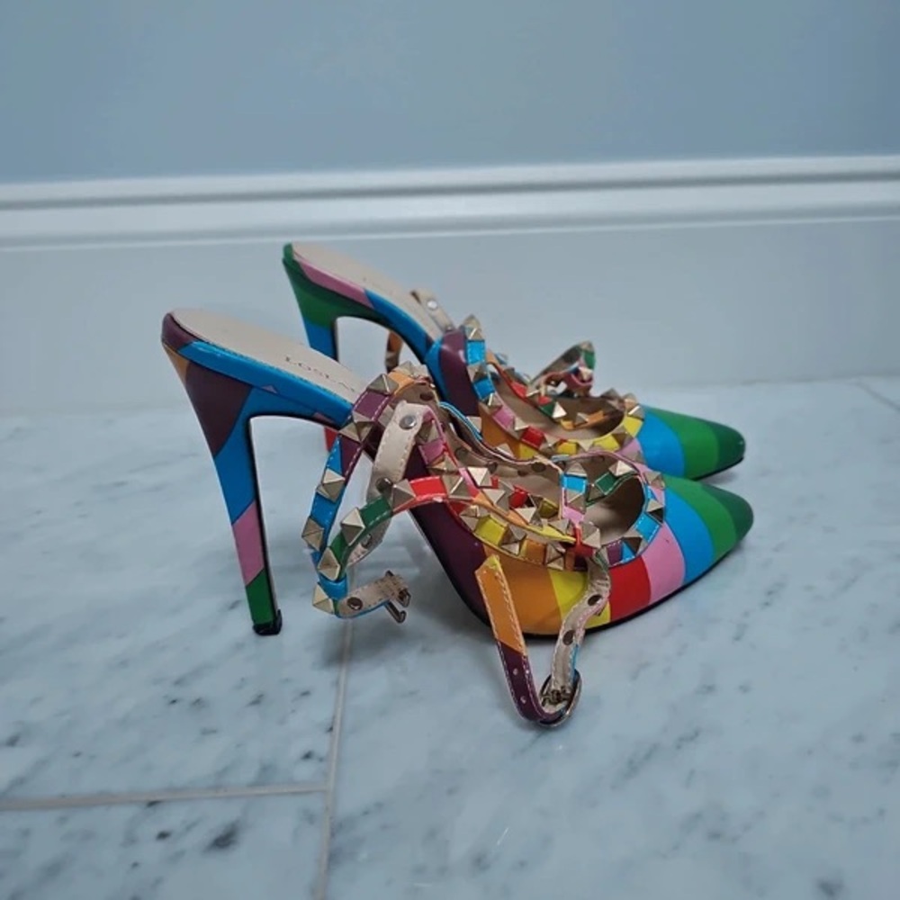 Pointed-Toe Multicolor Striped High Heels with Studded Straps
